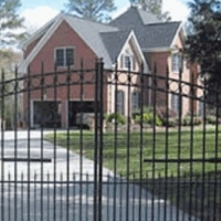 AMAZINGGATES. Manufacturer.  Iron driveway gates, fence, garden gates.