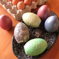 Figurka. Jajko. Pisanka wielkanocna. Wielkanoc. Ostern. Dekoracja.