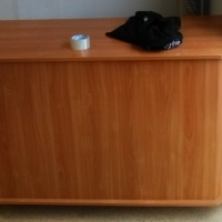 Lada sklepowa z szufladkami i kasą na kluczyk. Ladentheke mit Schubladen und Kasse. Shop counter with drawers. Магазин лічильник.