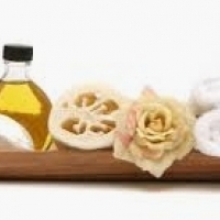 Minyak ésénsial sareng aromatik pikeun aromatherapy.
