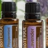 Minyak esensial dan aromatik alami untuk aromaterapi.