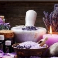 Aceites esenciais e aromáticos naturais para aromaterapia.