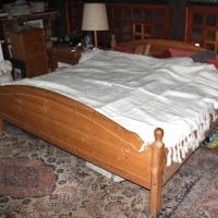 Łóżko podwójne: drewno masywne:  niemieckie z metalowymi stelażami: