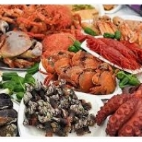 Морски производи: ракови, ракчиња, јастози, школки: остриги, школки, школки, лигњи и октоподи: