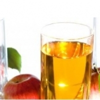 Cider Getränk aus XVI jetzt als Apfelschorle bekannt. Birnencider aus Birnen als Birnenschorle: