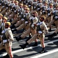 Moc rytuałów - wytyczne czy ryzyko?  Rytuał euforyczny:  Parada wojskowa w Iranie