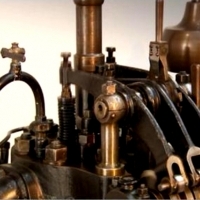 Zagadka z silnikiem Diesla daje wgląd w dramatyczny wynalazek silnika Diesla pod koniec XIX wieku i ożywia losy Rudolfa Diesla.