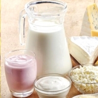 Молочные продукты: верно, молоко - это первая еда, которую мы наслаждаемся после рождения.