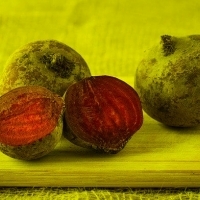 Red beets: iron, potassium, magnesium, calcium, phosphorus, copper, chlorine, fluorine, zinc, boron, molybdenum and lithium