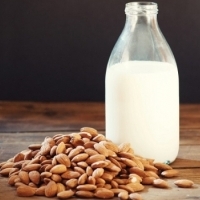 Mleko roślinne: pożywienie, które powinno być w diecie po 40 latach życia   