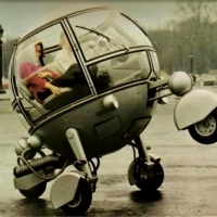 1970. Pussycar Automodule został również nazwany Samochodem Roku 2000 przez francuskiego projektanta Jean Pierre Ponthieu.