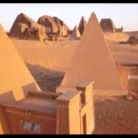 Pyramids of Sudan. Piramidy w Sudanie potężnego królestwa Kusz.