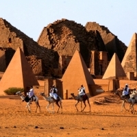 Pyramids of Sudan. Piramidy w Sudanie potężnego królestwa Kusz.
