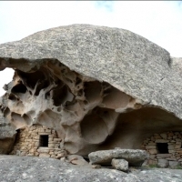In Corsica orii are caves which entrances are walled in with dry stones.