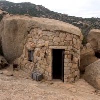 In Corsica orii are caves which entrances are walled in with dry stones.