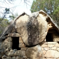 In Corsica orii are caves which entrances are walled in with dry stones.