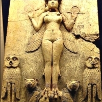 Inanna, sumeryjska bogini, która zstąpiła do piekła- „Pani Niebios”, jak ją również nazywano.