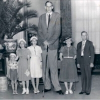 Robert Wadlow, the tallest man ever lived, and his family.