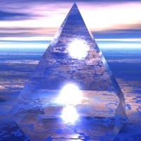 Kryształowe piramidy nieznanego pochodzenia i przeznaczenia w centrum Trójkąta Bermudzkiego.