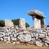 Starożytna, megalityczna technologia na Minorce.
