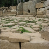 Scoop tracks are widely present in the oldest megalithic sites around the world.