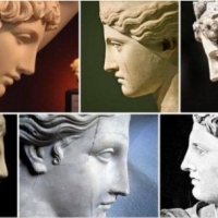 Najpierw profil grecki pojawia się w malarstwie w późnym okresie archaicznym, a później w rzeźbie okresu klasycznego.