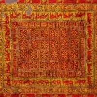 Chemicy odkryli tajemnicę najstarszego na świecie wełnianego dywanu z wełny znalezionego w kurhanie we wschodnim Ałtaju.