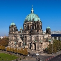 Katedra Berlińska z pięcioma kopułami.