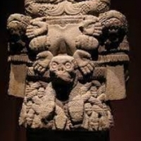 Mieszkańcy pierwszej i czwartej epoki świata oraz Starzy Ludzie Piątej Epoki świata Majów, Nahua i Azteków.