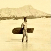 To pierwsze znane zdjęcie surfera, jakie kiedykolwiek zrobiono!