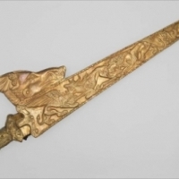 Scytyjski miecz i pochwa z głową dzika, IV wiek p.n.e., odkryte na Zaporożu.