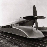 Eksperymentalny wagon opracowany w 1929 roku, zdolny do 230 km na godzinę.