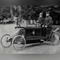 W 1899 i 1900 pojazdy elektryczne sprzedały się lepiej niż wszystkie inne typy samochodów.