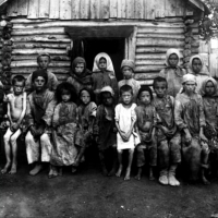 Rosyjskie dzieci pańszczyźniane. Zarówno pod carskim, jak i komunistycznym reżimem ucierpiało rosyjskie chłopstwo.