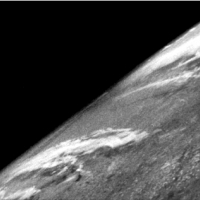 Podobno jest to oficjalnie pierwsze zdjęcie Ziemi wykonane z kosmosu.