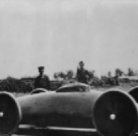 1902, elektryczny samochód wyścigowy zbudowany przez Waltera Bakera, znany jako torpeda.