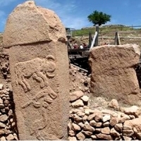 Göbekli Tepe – najstarsza na świecie świątynia nieznanej presumeryjskiej  kultury.