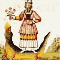 Zoroaster jadący na salamandrze, trzymający w prawej ręce 3 róże (ciało, dusza i duch).