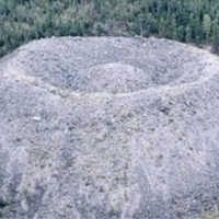 Tajemniczy „Krater Patomskiy” (znany również jako „Gniazdo Ognistego Orła”).