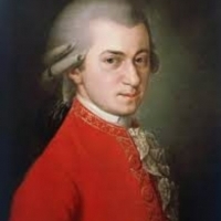 Niezręczna fiksacja pośladków Mozarta.