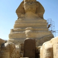 Stela Snów, zwana także Stelą Sfinksa, to epigraficzna stela wzniesiona pomiędzy przednimi łapami Wielkiego Sfinksa z Gizy.