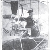 1911 stycznia --- 1909 zdjęcie, panna Lilian Todd, pierwsza kobieta, która zbudowała latającą maszynę.
