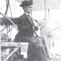 1911 stycznia --- 1909 zdjęcie, panna Lilian Todd, pierwsza kobieta, która zbudowała latającą maszynę.