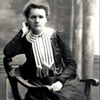 Z natury swojej pracy Marie Curie miała do czynienia z wieloma radioaktywnymi materiałami przez całe swoje życie.