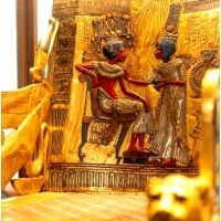 Detale z tronu króla Tutenchamona.
