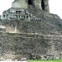 Xunantunich – stanowisko archeologiczne cywilizacji Majów położone około 130 km na zachód od miasta Belize.