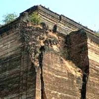 Świątynia w Mandali w Indiach, wykuta z jednej skały.