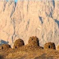 Grobowce ule sprzed 4000-5000 lat na stanowiskach archeologicznych Al-Khutm i Al-Ayn w Omanie.
