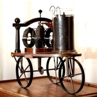 Pierwszy silnik elektryczny pojawił się w 1830 r, przed benzyną.