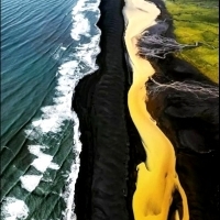 Miejsce na Islandii, gdzie spotykają się Zielone Pola, Żółta Rivera, Czarna Plaża i Niebieskie Morze!